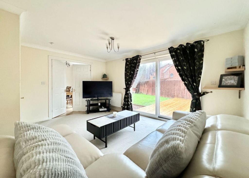 Property photo 2 of 31