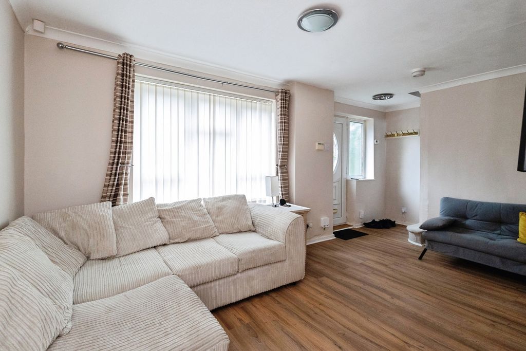 Property photo 3 of 17 Pbox-Img.Jpg