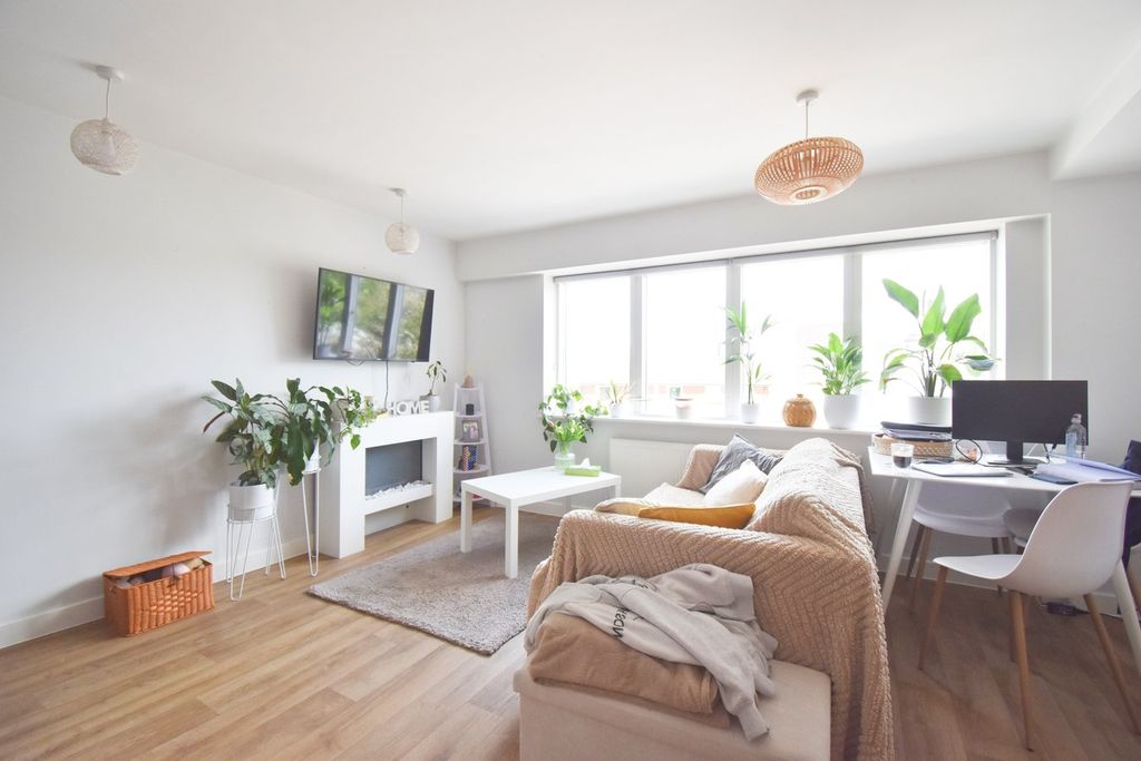 Property photo 1 of 5