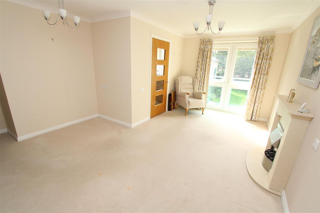 Property photo 2 of 9