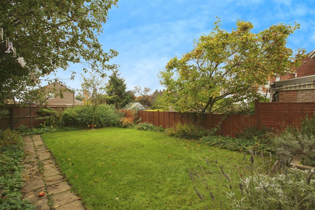 Property photo 2 of 16