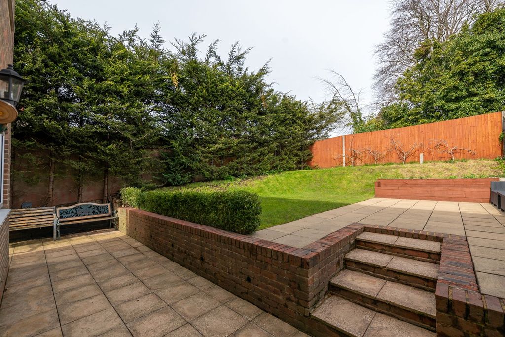 Property photo 2 of 19