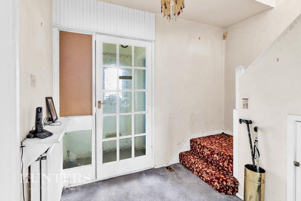 Property photo 2 of 25 Hallway