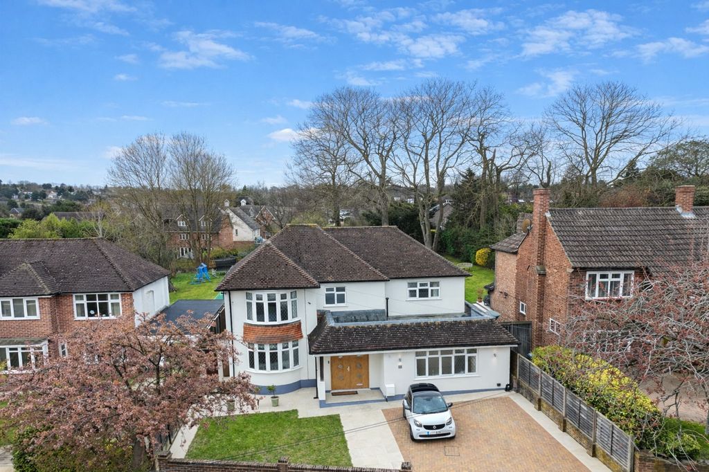 Property photo 1 of 28