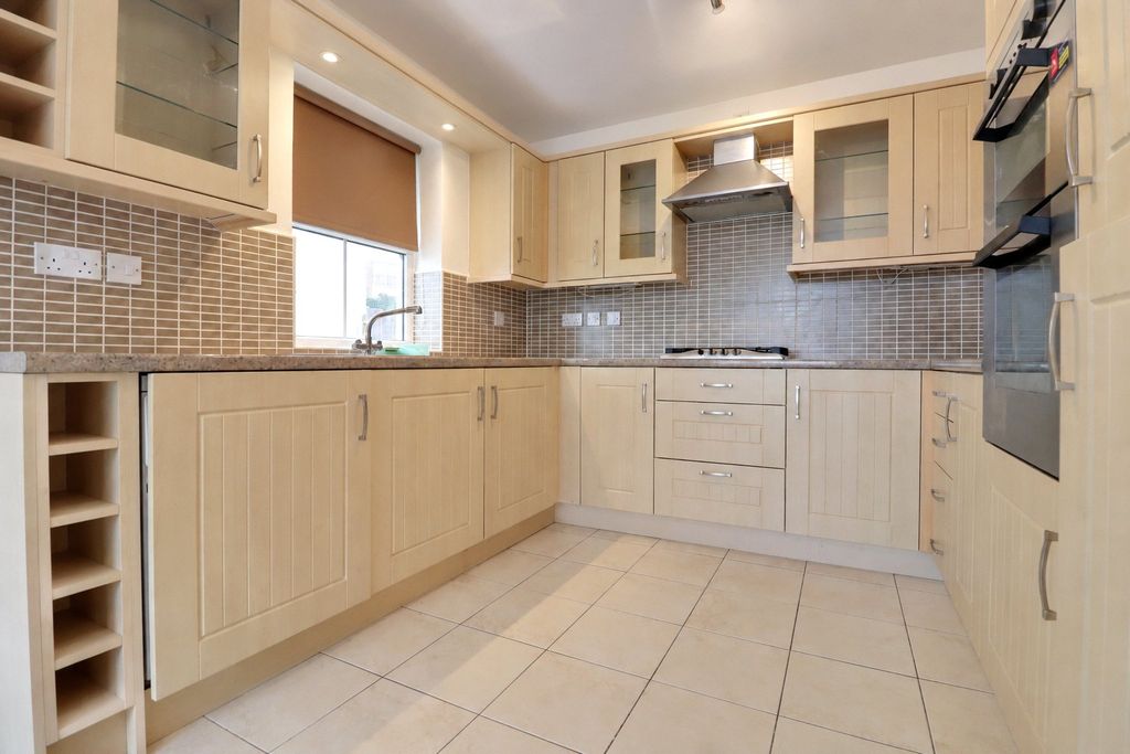 Property photo 3 of 19 Picture No. 23