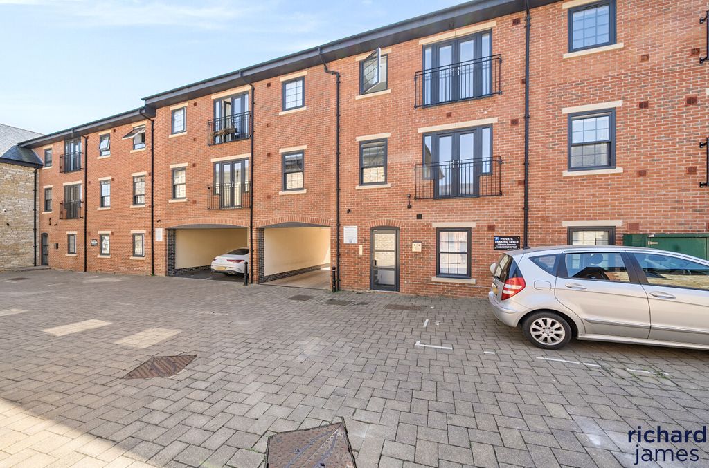 Property photo 1 of 11 45449Fb364494Ffebb463E1F90A1B988