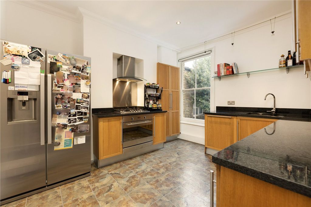 Property photo 3 of 8 Picture No. 17