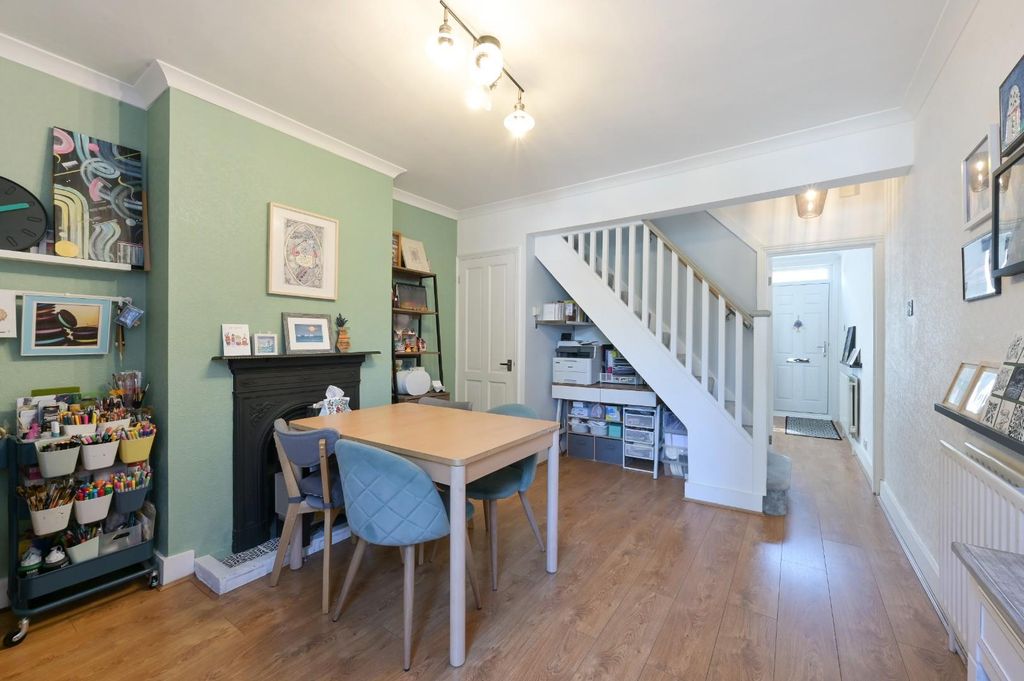 Property photo 3 of 14 West Street