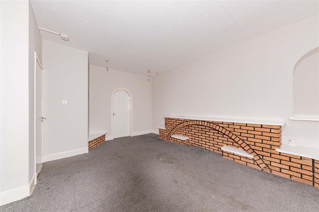 Property photo 3 of 11 5D Baffin Street Dundee-2.Jpg
