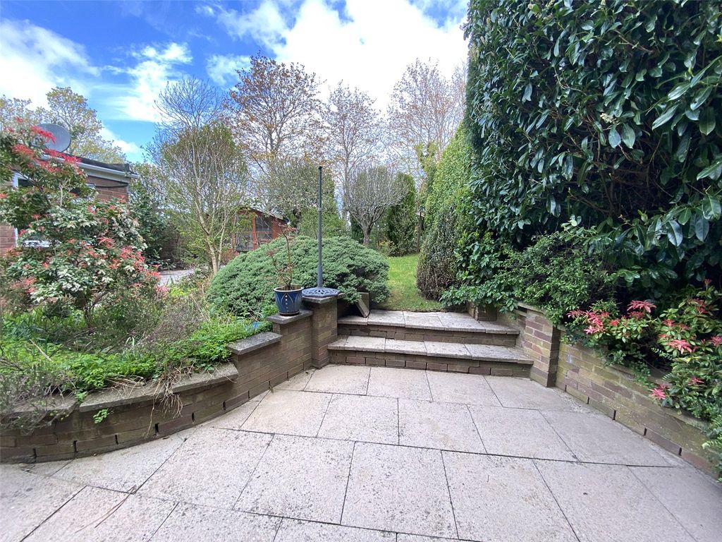 Property photo 2 of 26 Picture No. 11