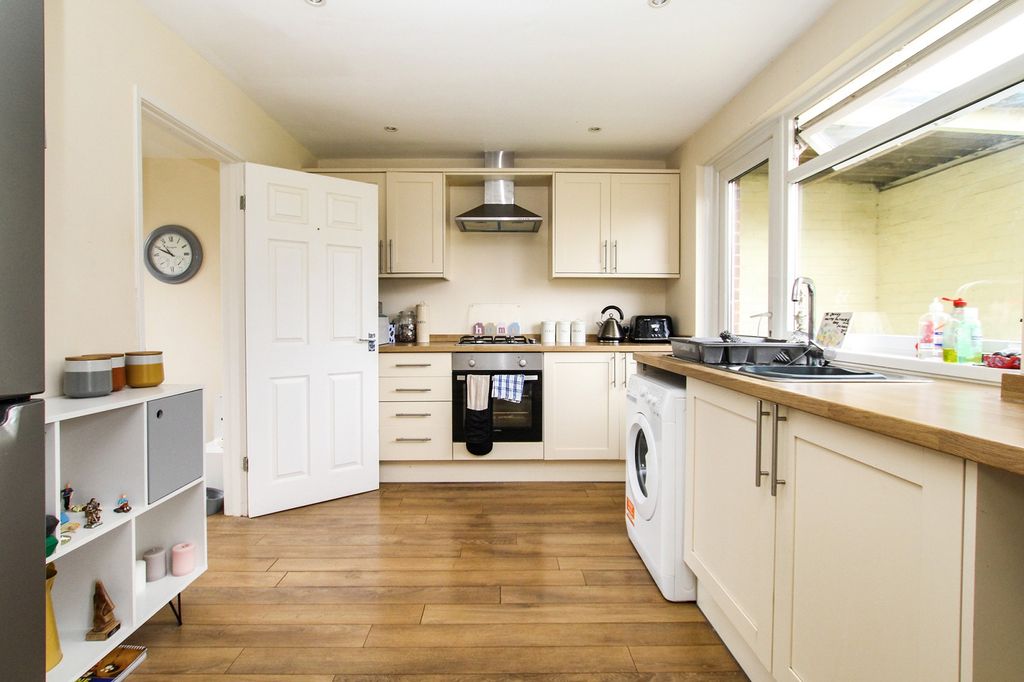 Property photo 2 of 13 Kitchen