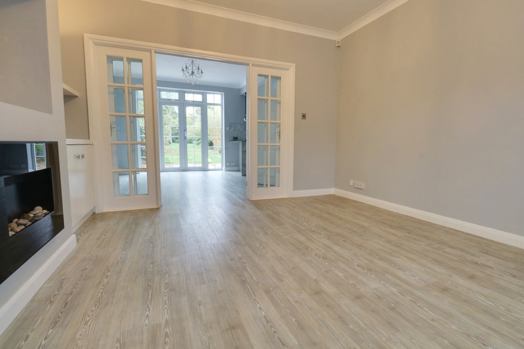 Property photo 3 of 22 4628452