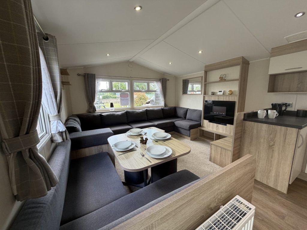Property photo 1 of 12 Bk Bluebird Lymington 2018 Car0060552 137678365.Jpeg