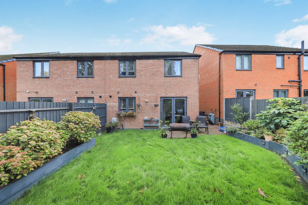 Property photo 2 of 16