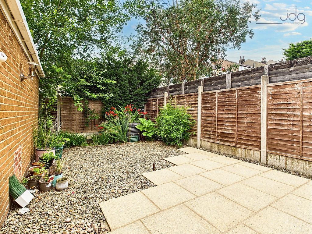 Property photo 2 of 17 Garden