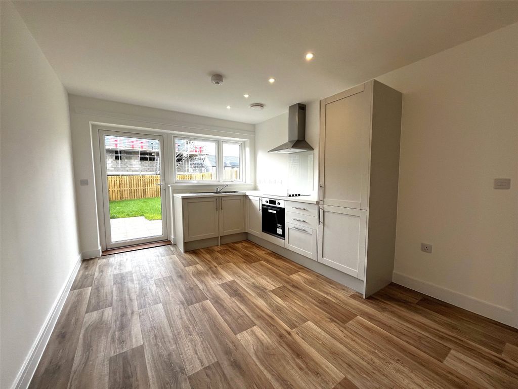 Property photo 2 of 10 Picture No. 21