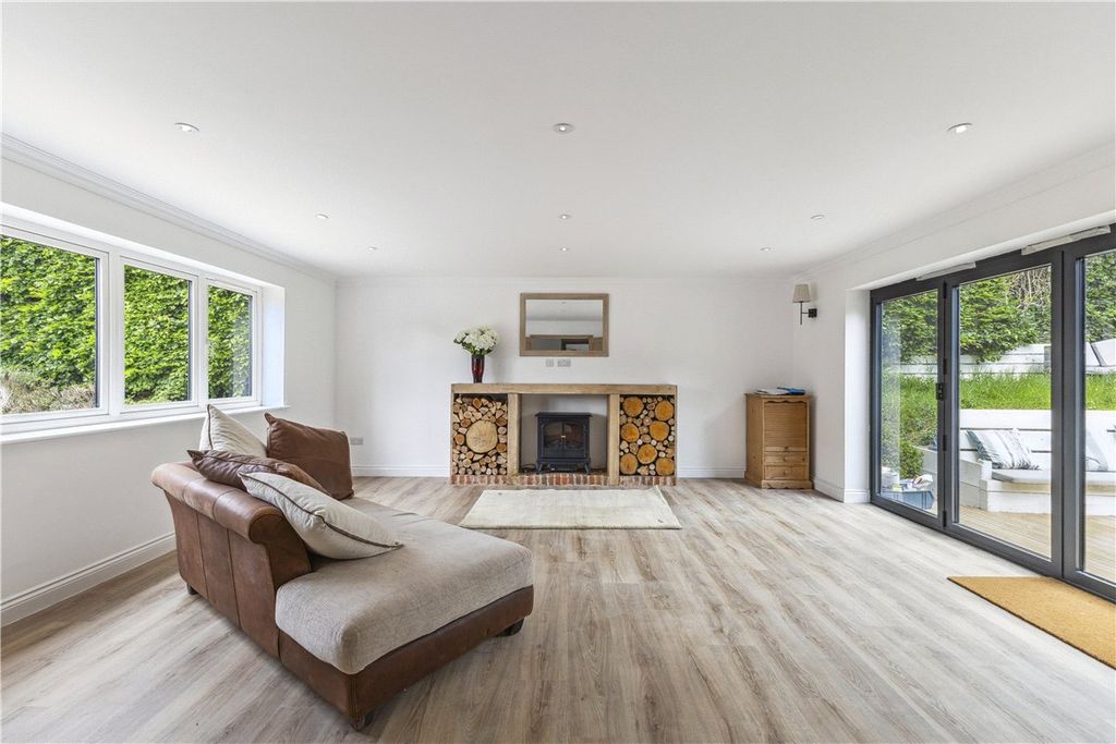 Property photo 2 of 16 Picture No. 02