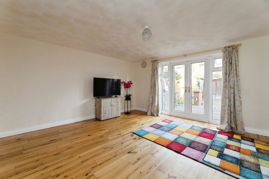 Property photo 3 of 19 Photo #3