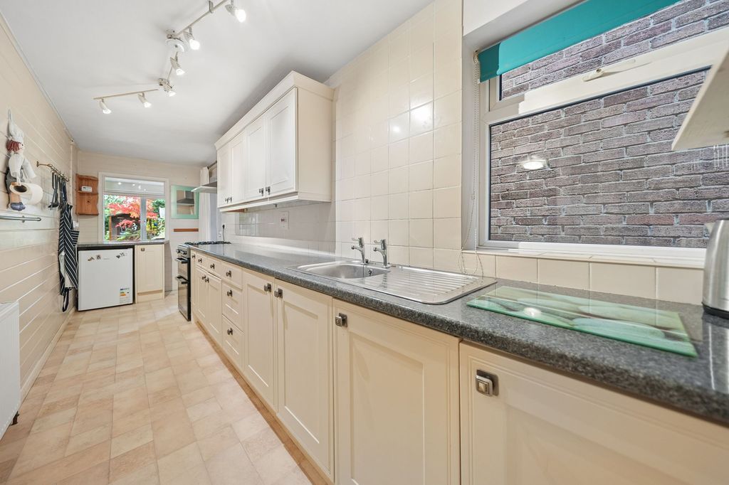 Property photo 3 of 16 Kitchen