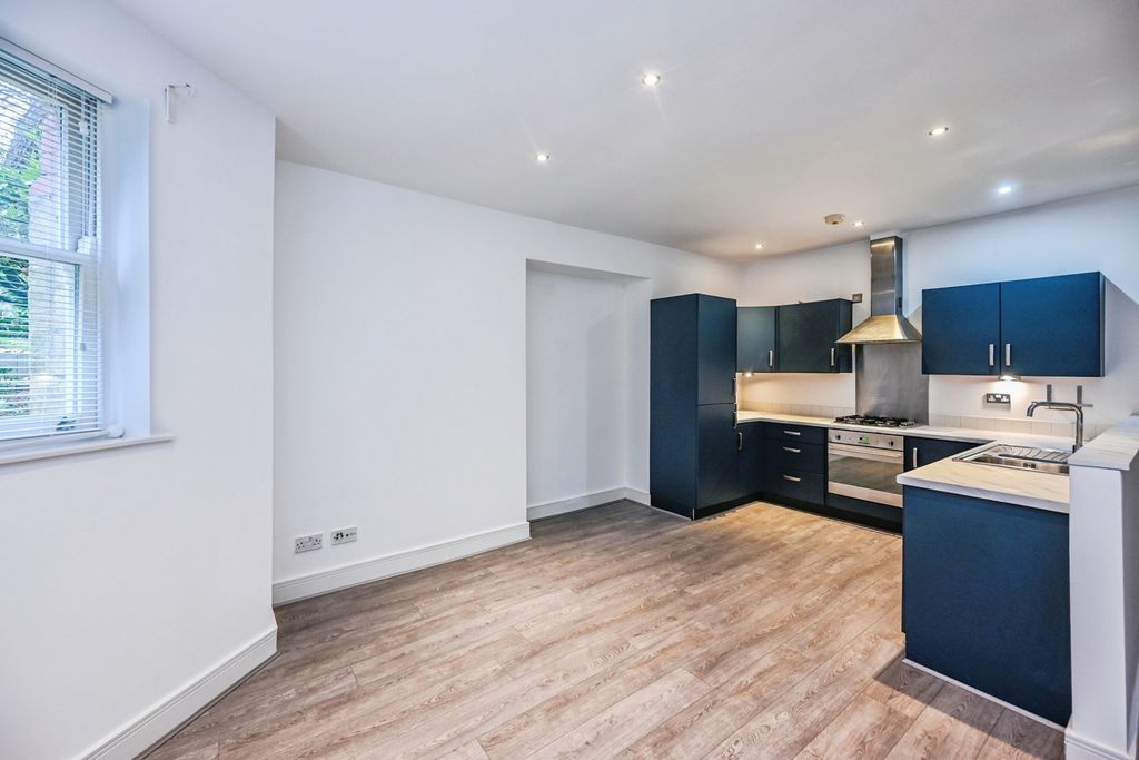 Property photo 3 of 17 Photo