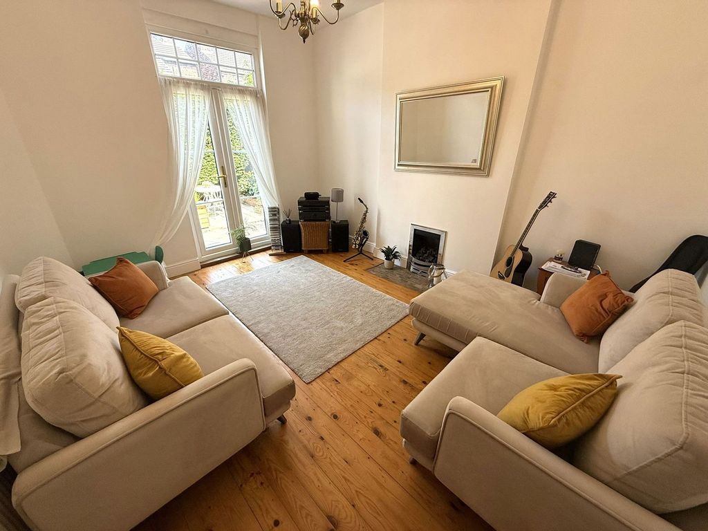 Property photo 3 of 19