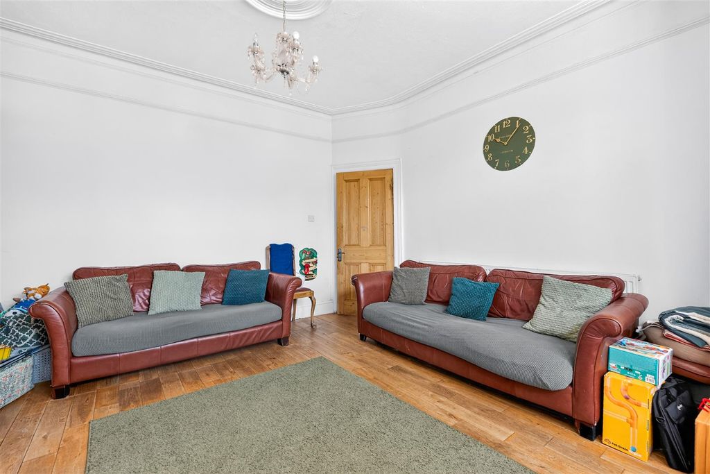 Property photo 3 of 22