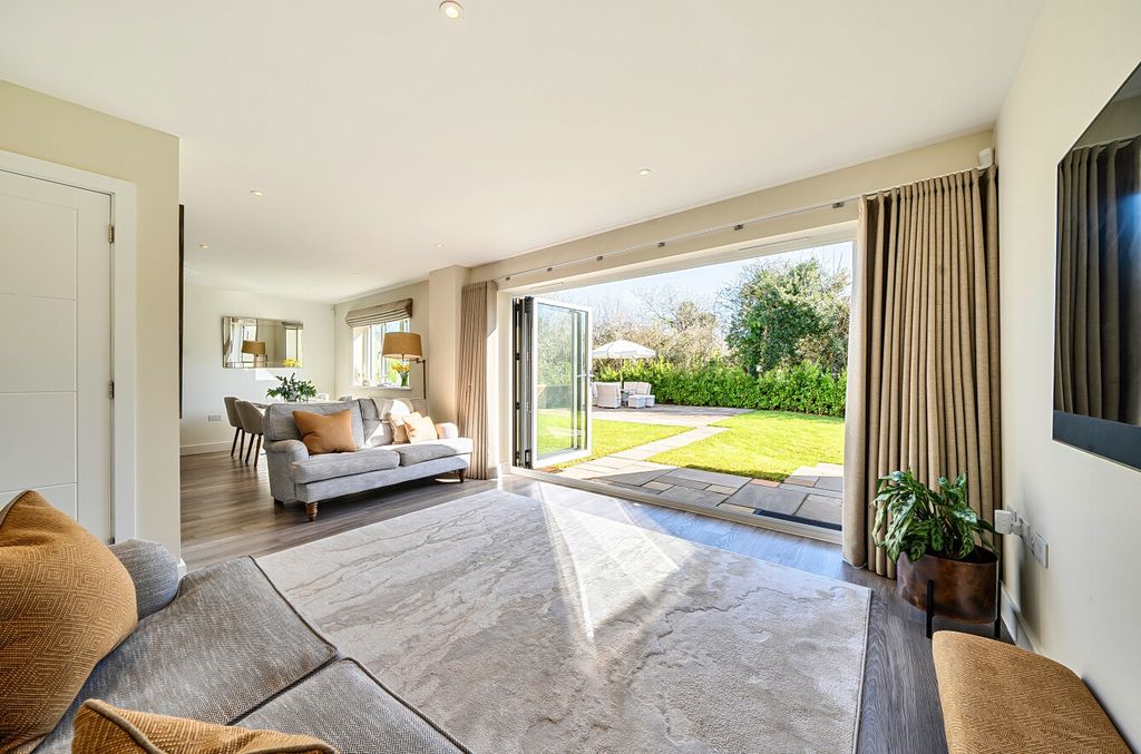 Property photo 2 of 27 1430187-12-69ba88...