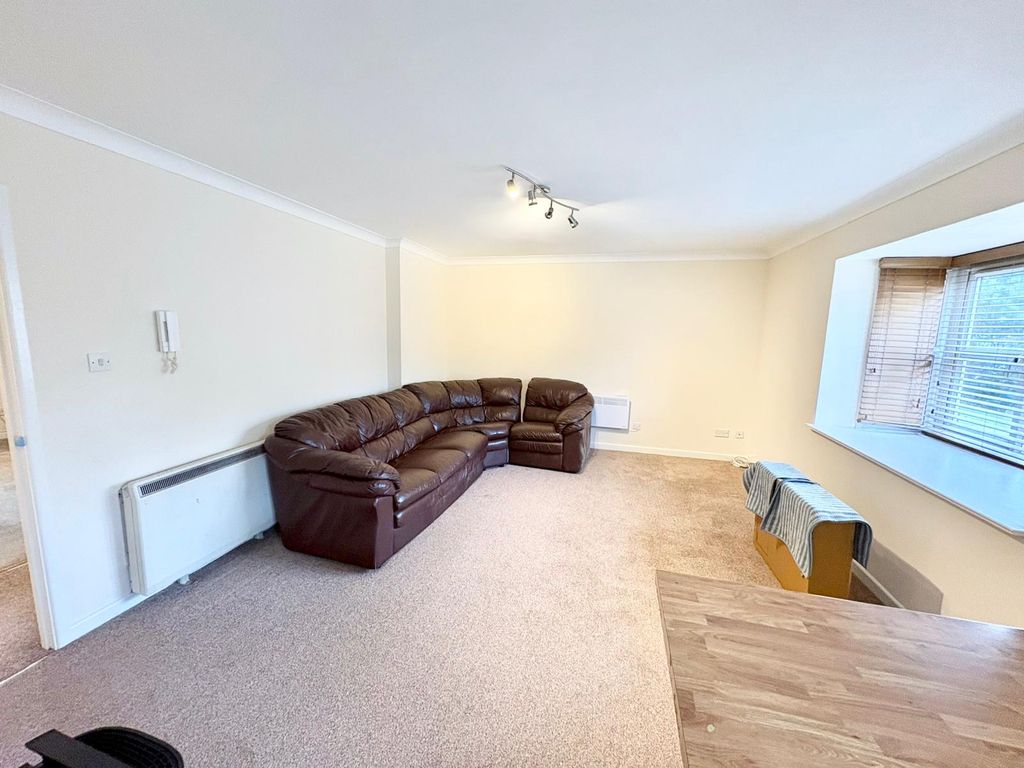 Property photo 3 of 8 Image