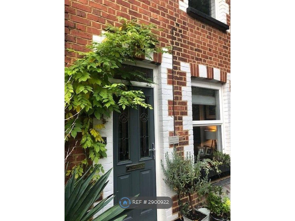 Property photo 1 of 17 Entance