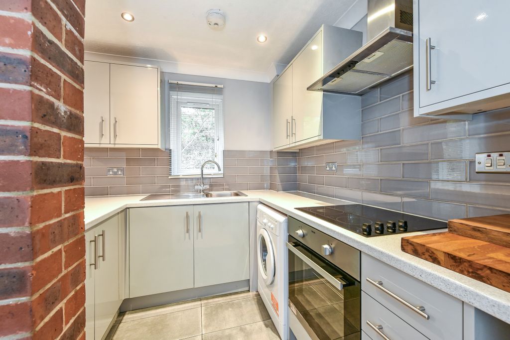 Property photo 2 of 14