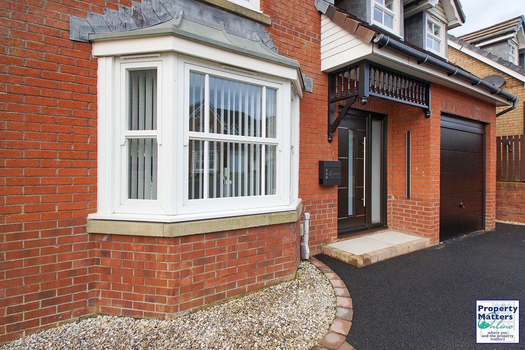 Property photo 2 of 31 Gallery