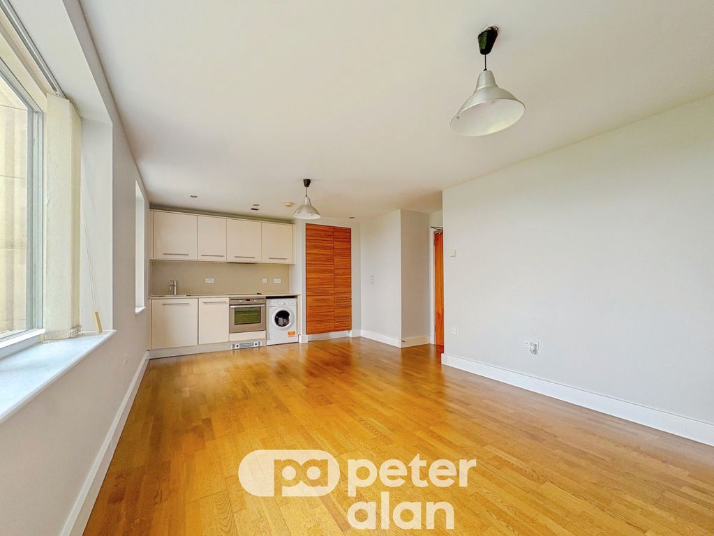 Property photo 3 of 21 Living Room