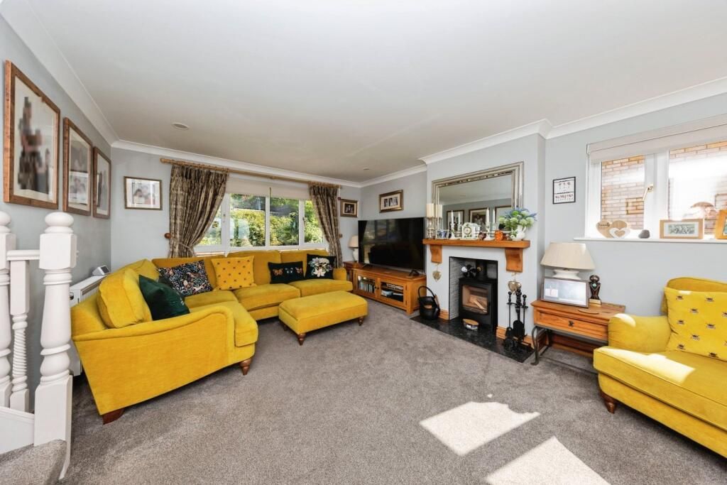 Property photo 2 of 40