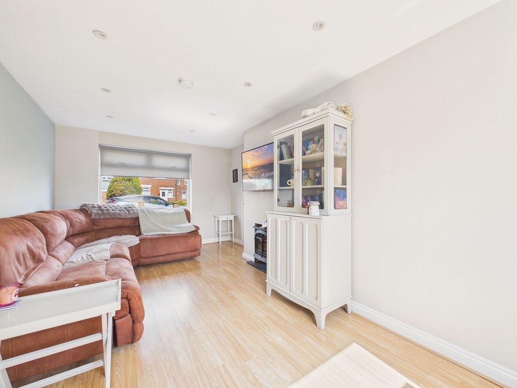 Property photo 2 of 10 Lounge