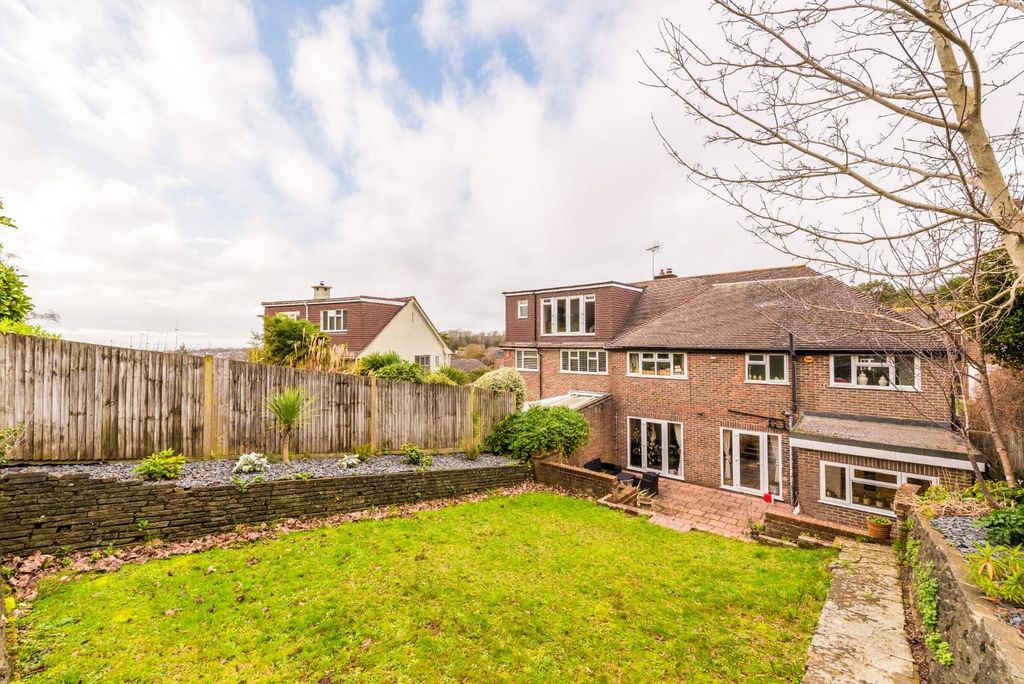 Property photo 2 of 33 37 Hill Drive-30.Jpg