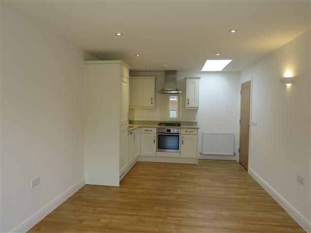 Property photo 2 of 7 Kitchen