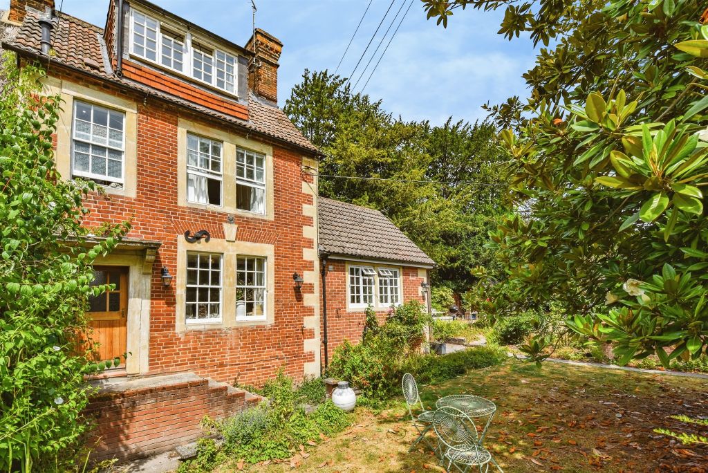 Property photo 1 of 19