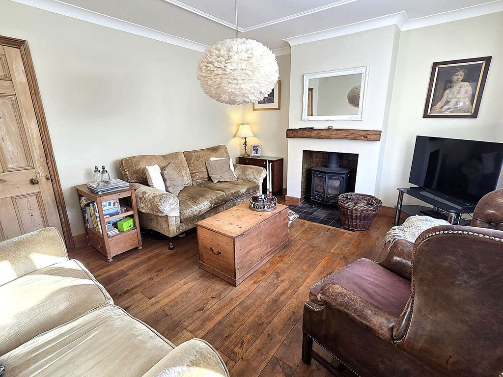 Property photo 2 of 32