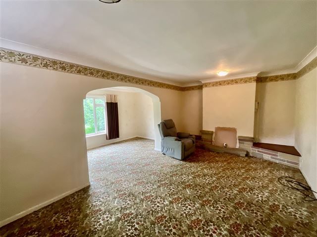 Property photo 3 of 18 Lounge