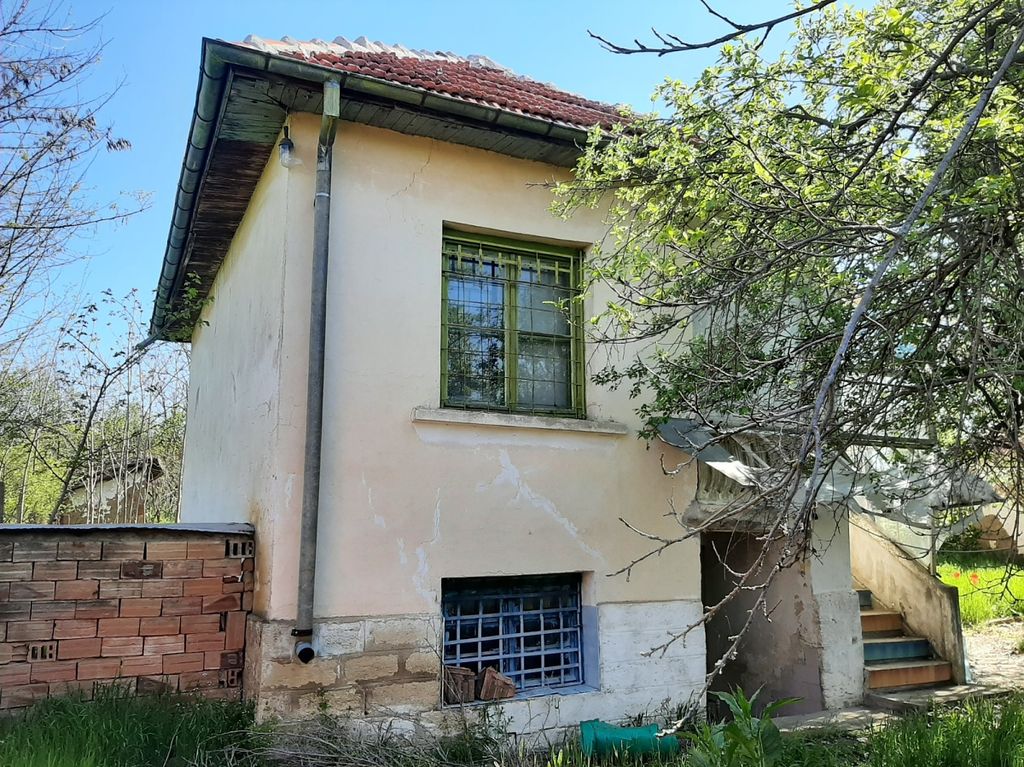 Property photo 2 of 8