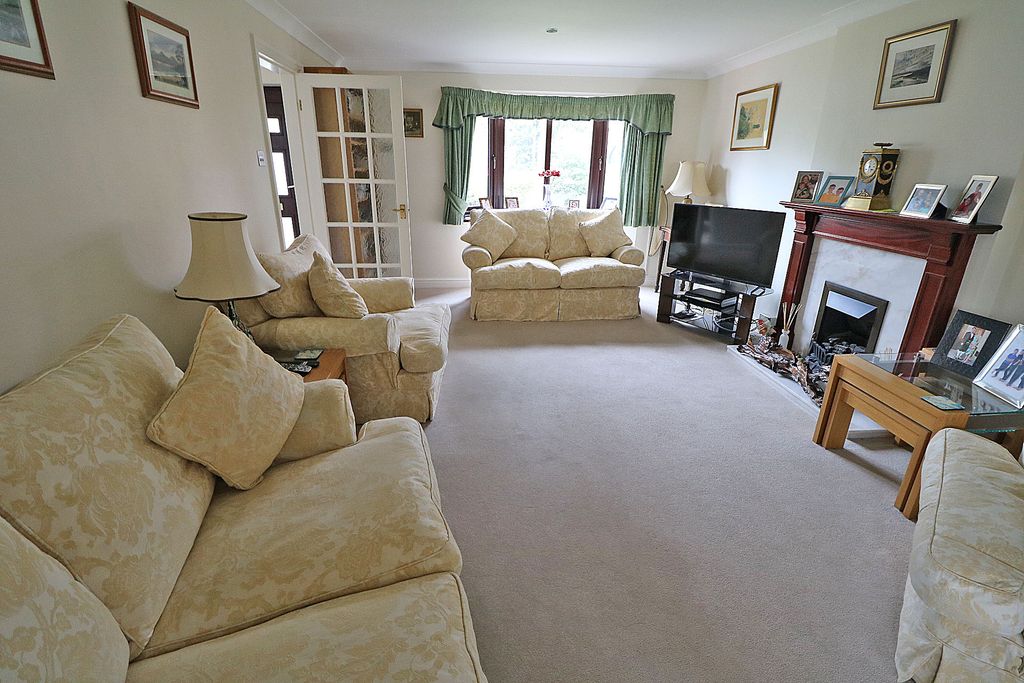 Property photo 2 of 12