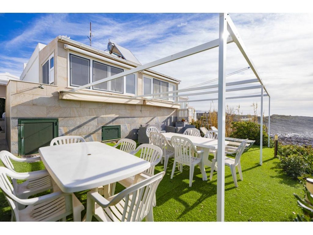 Property photo 2 of 30