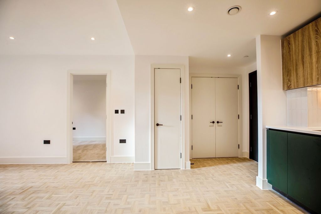 Property photo 3 of 20 Property