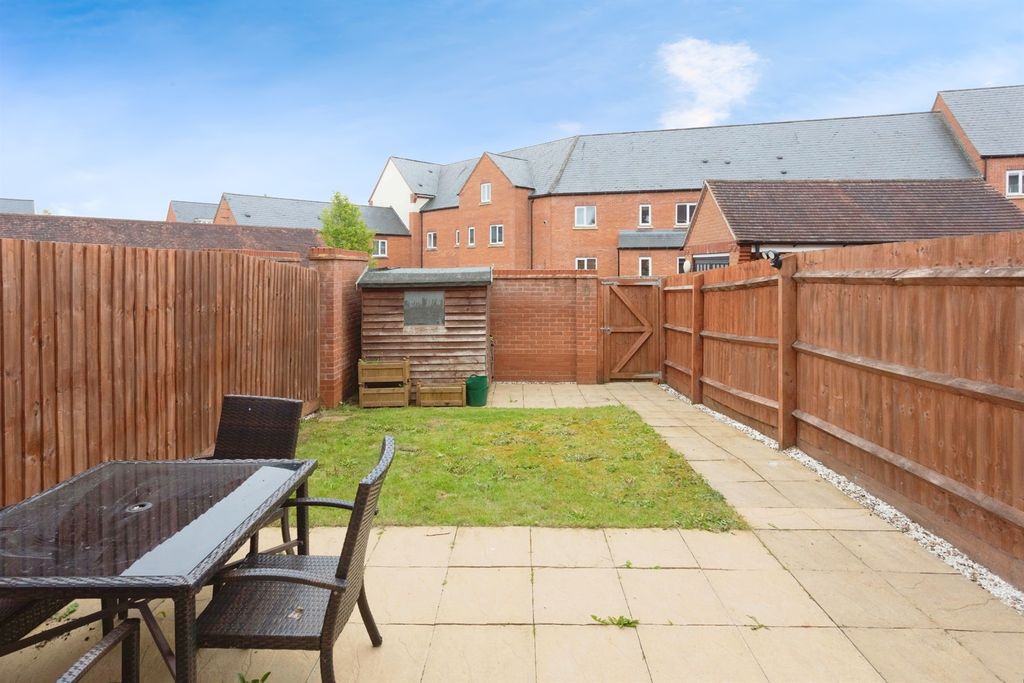 Property photo 2 of 13 Garden