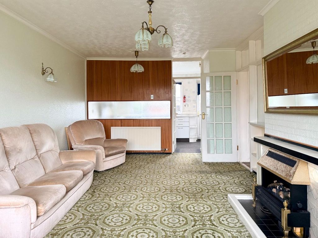 Property photo 3 of 25 Lounge/Dining Room