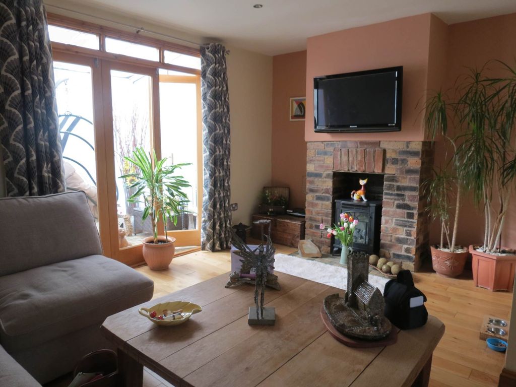 Property photo 2 of 18