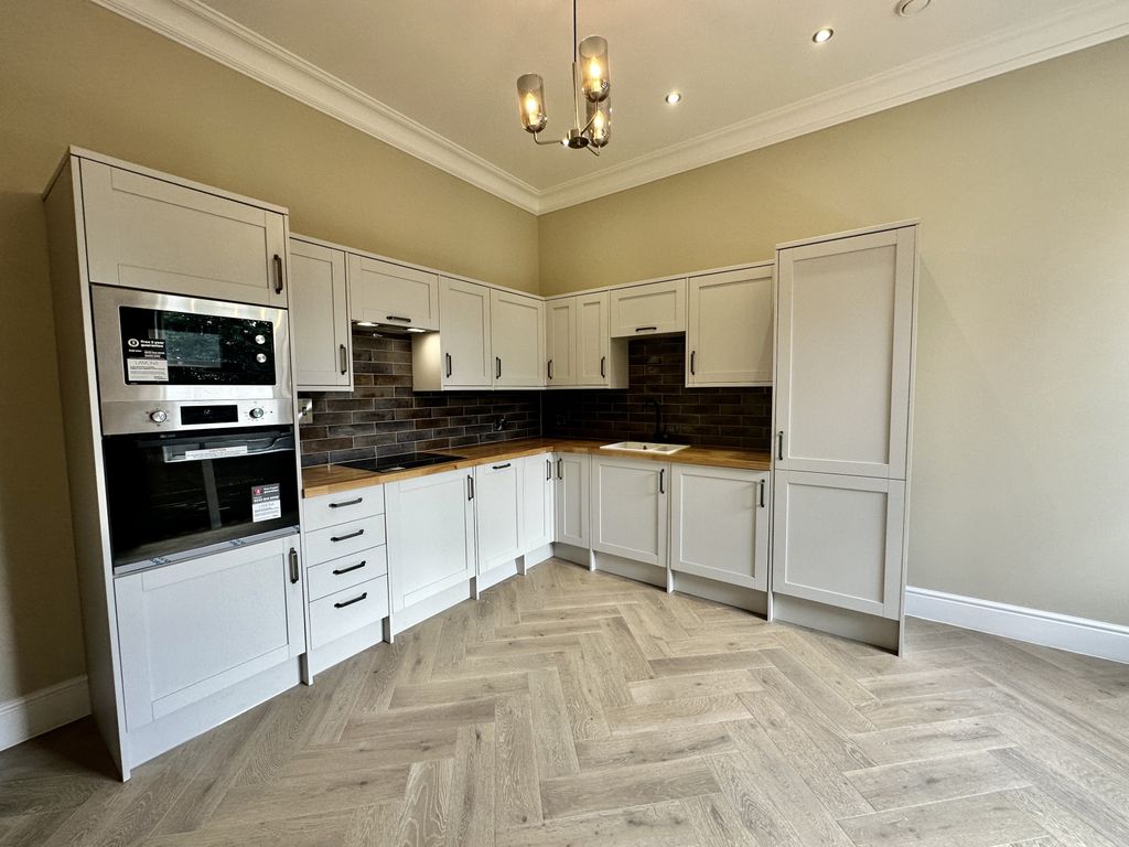 Property photo 2 of 11 Gallery