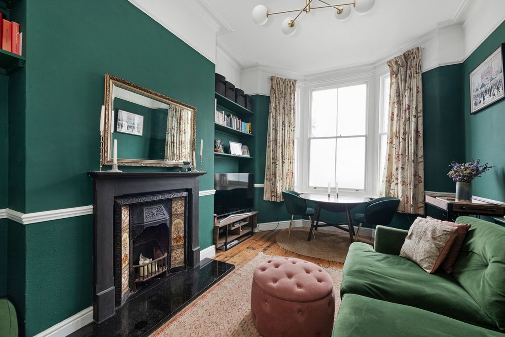 Property photo 3 of 15 Reception