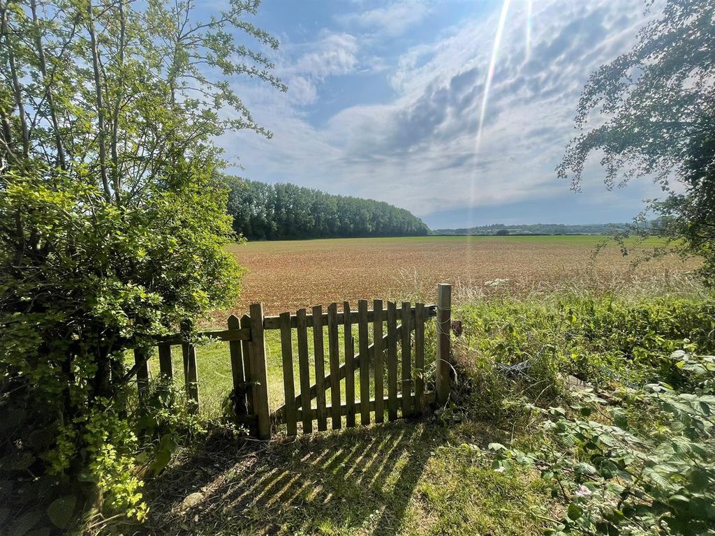 Property photo 3 of 11