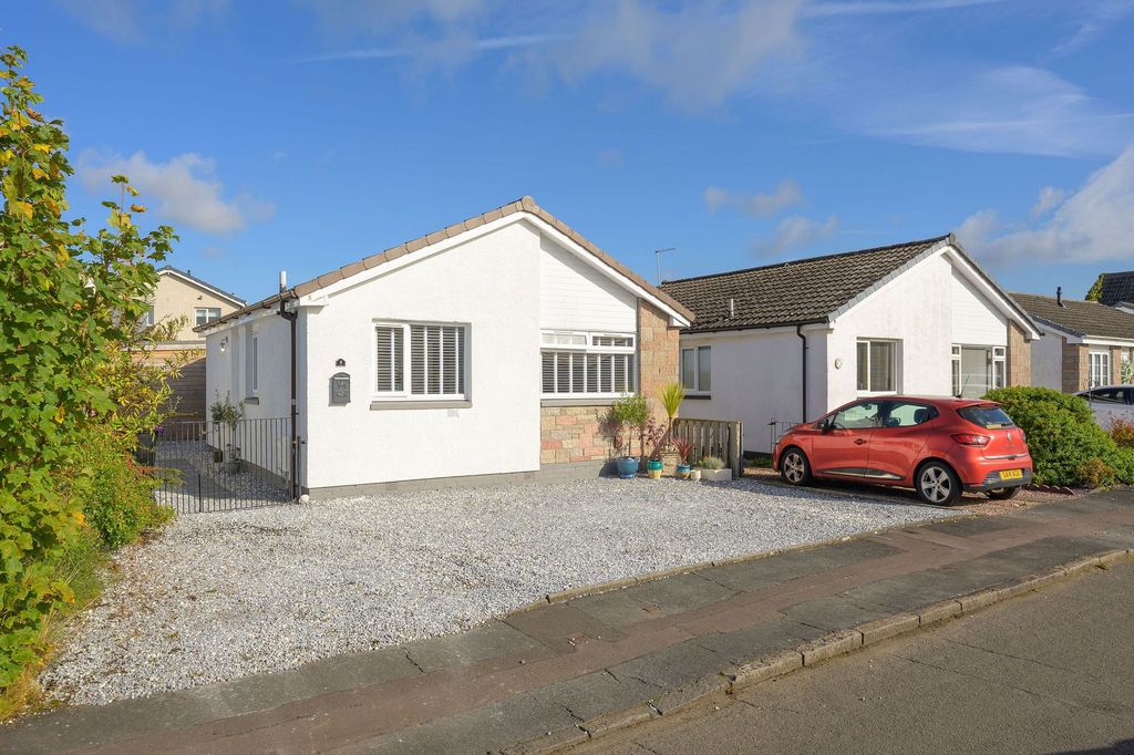 Property photo 2 of 36